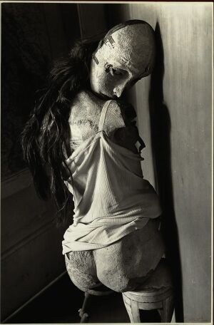 Hans Bellmer doll 1934.jpg